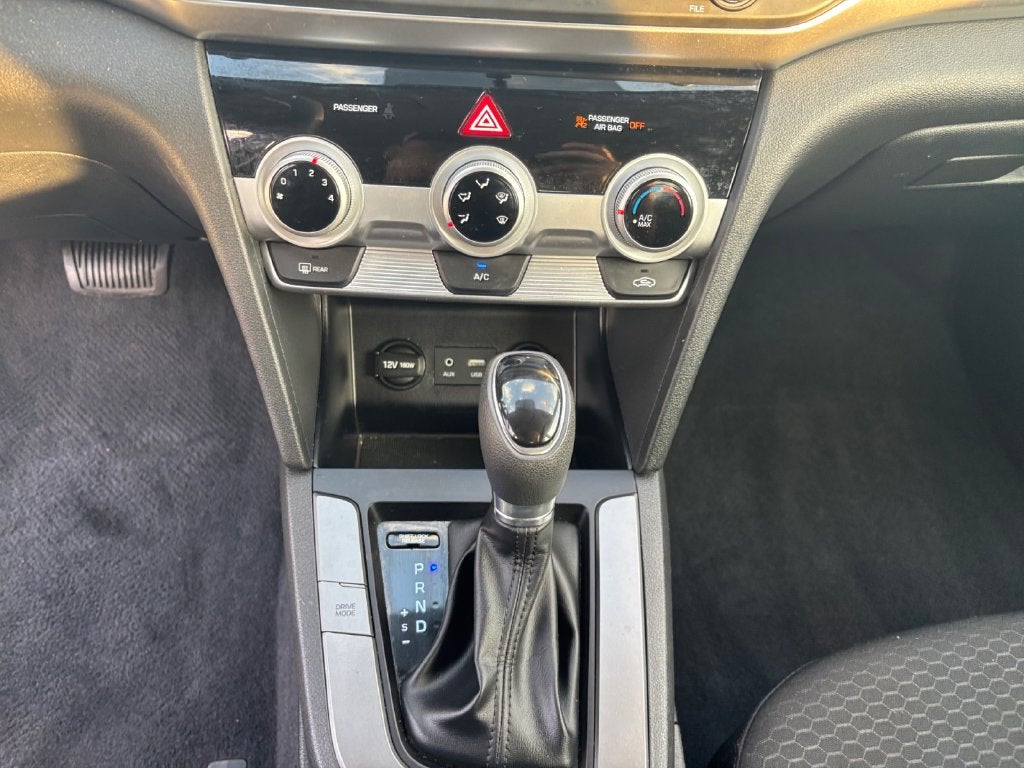 2019 Hyundai Elantra SE