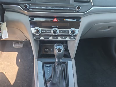 2020 Hyundai Elantra SE