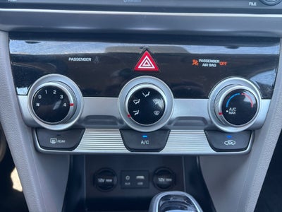 2019 Hyundai Elantra SE