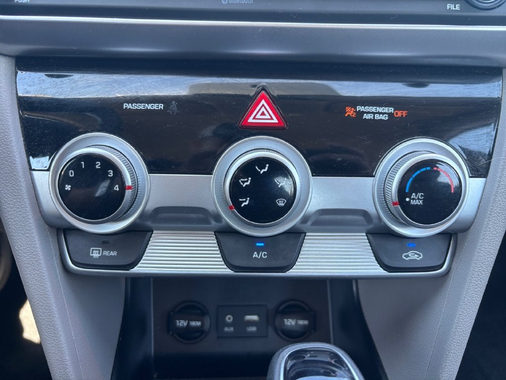 2019 Hyundai Elantra SE