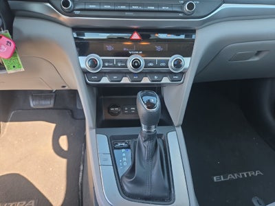 2020 Hyundai Elantra SE