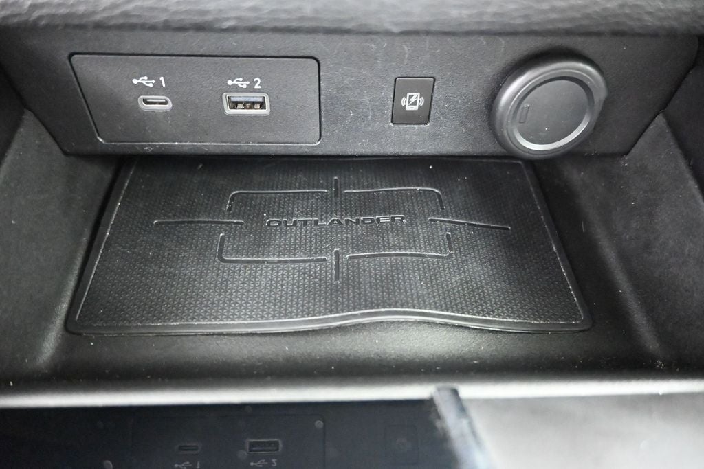 2022 Mitsubishi Outlander SE