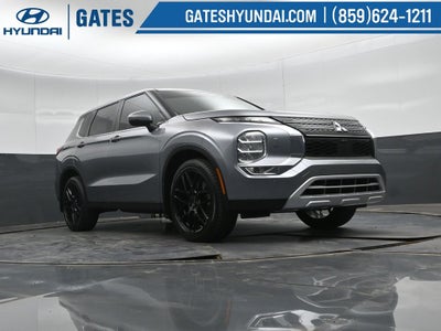 2022 Mitsubishi Outlander SE