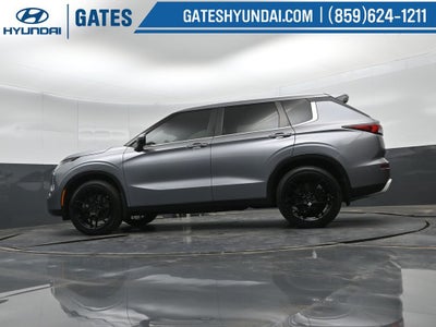 2022 Mitsubishi Outlander SE