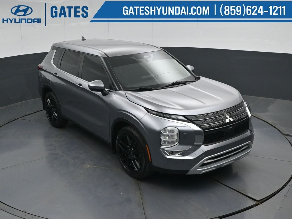 2022 Mitsubishi Outlander SE