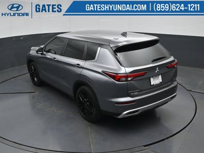 2022 Mitsubishi Outlander SE