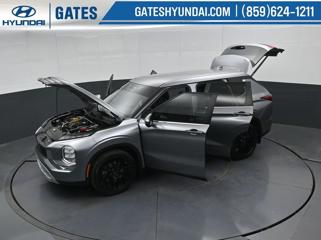 2022 Mitsubishi Outlander SE