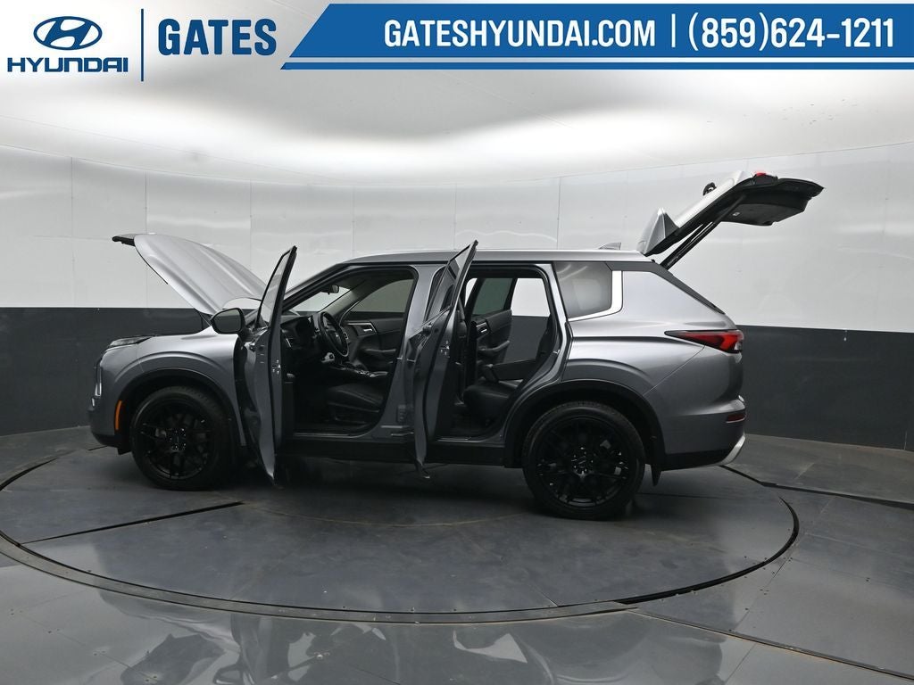 2022 Mitsubishi Outlander SE