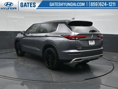 2022 Mitsubishi Outlander SE