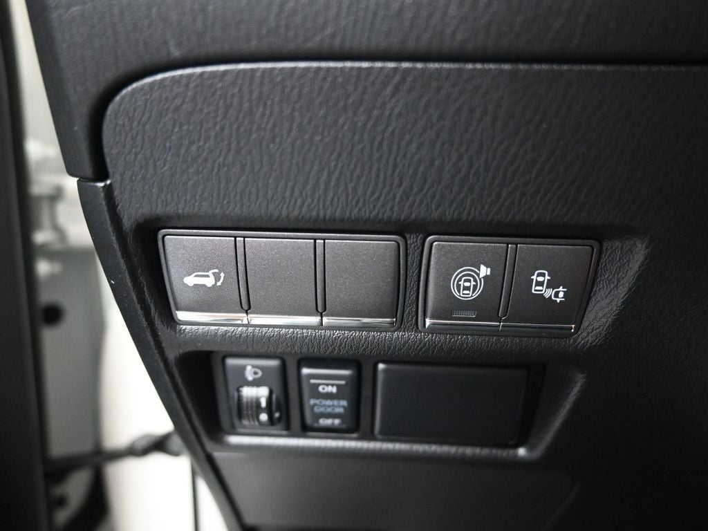 2016 INFINITI QX80 Base