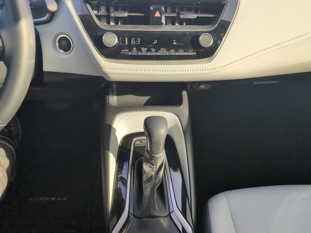 2025 Toyota Corolla Hatchback SE