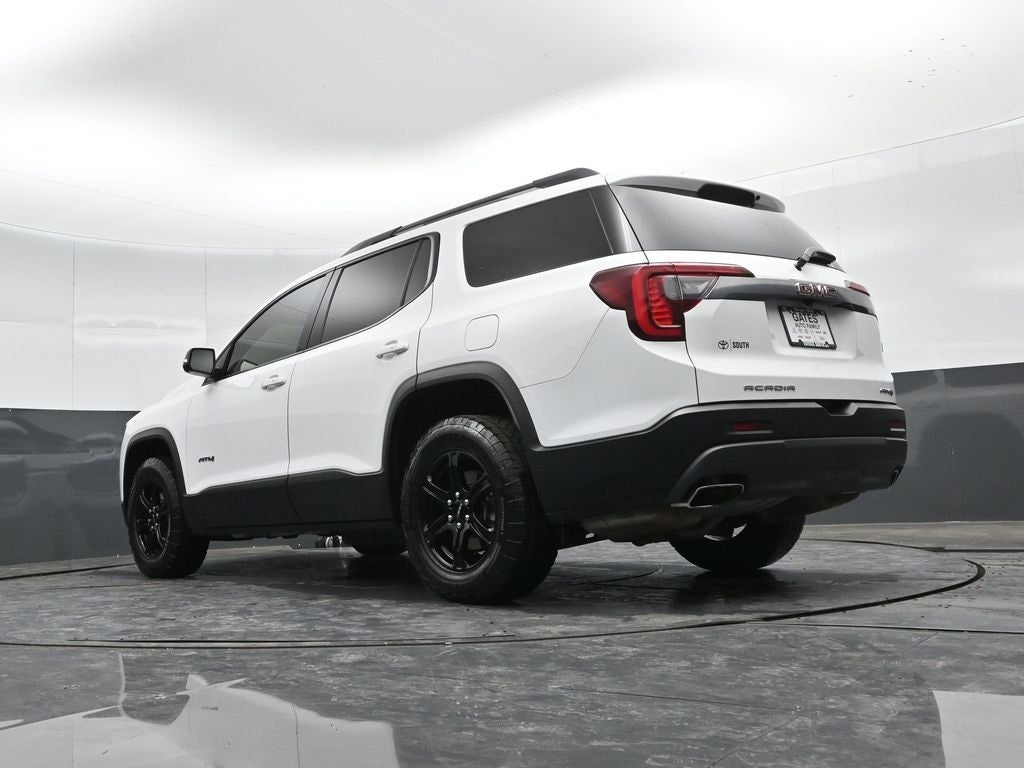 2022 GMC Acadia AT4