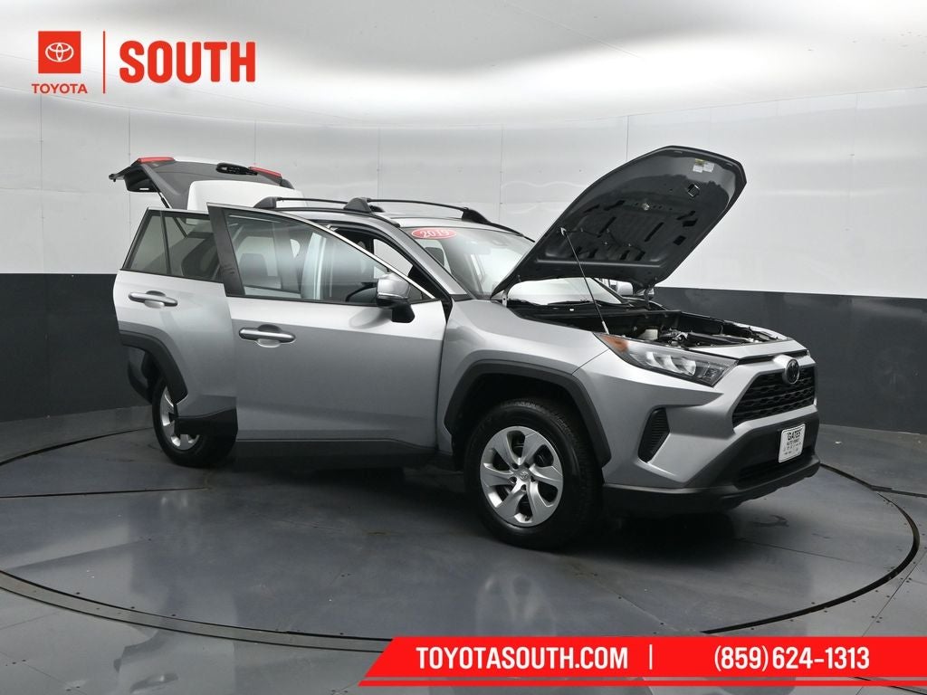 2019 Toyota RAV4 LE