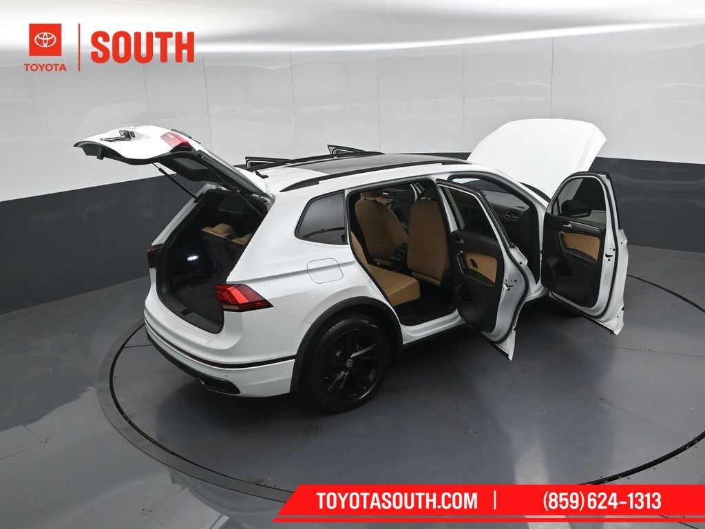 2023 Volkswagen Tiguan 2.0T SE R-Line Black