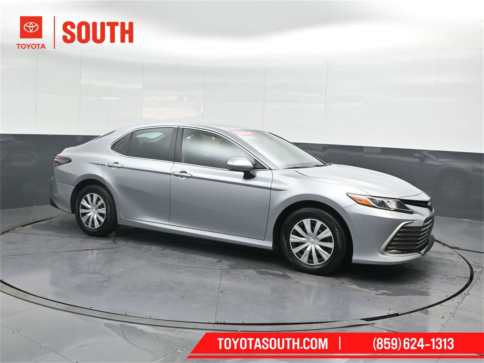 2024 Toyota Camry Hybrid LE