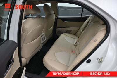 2020 Toyota Camry Hybrid XLE