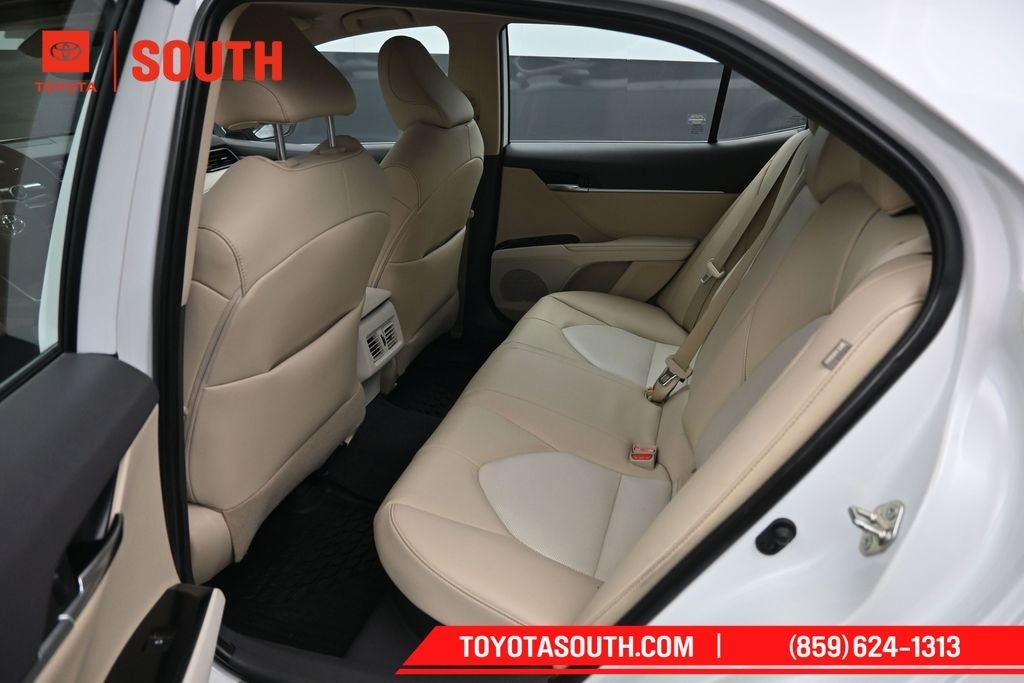2020 Toyota Camry Hybrid XLE