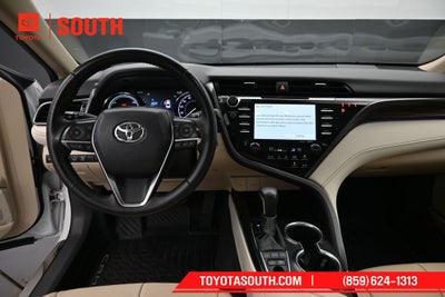 2020 Toyota Camry Hybrid XLE