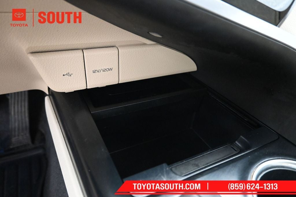 2020 Toyota Camry Hybrid XLE
