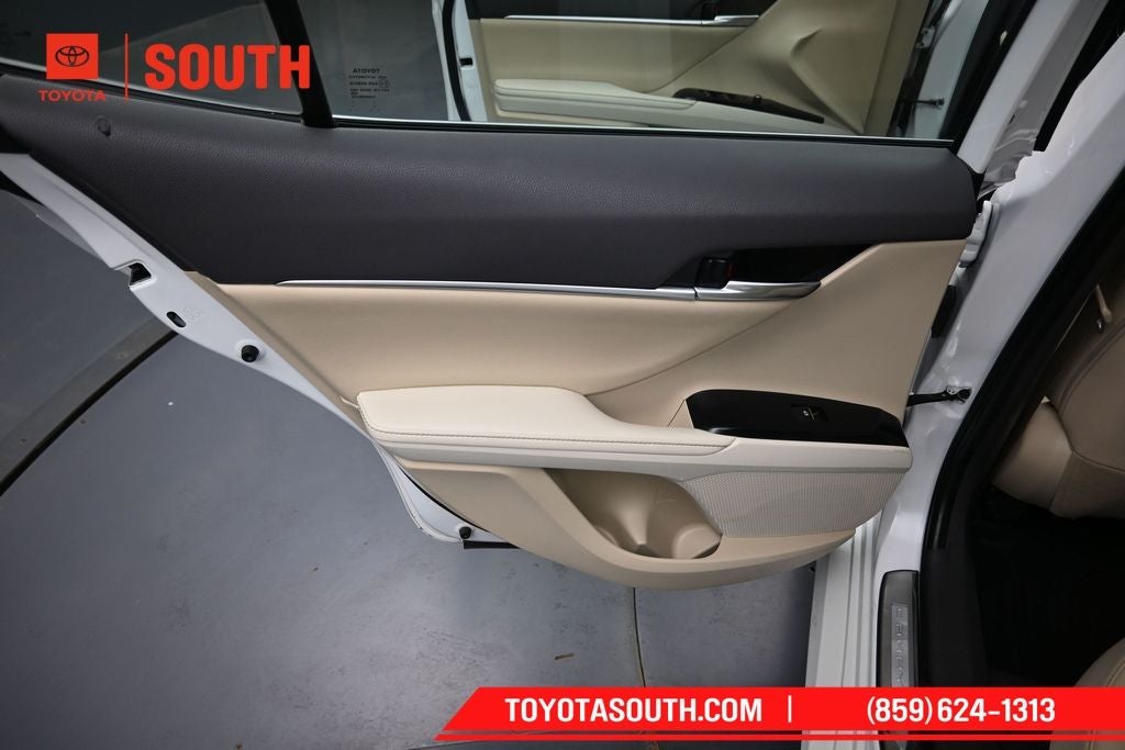 2020 Toyota Camry Hybrid XLE