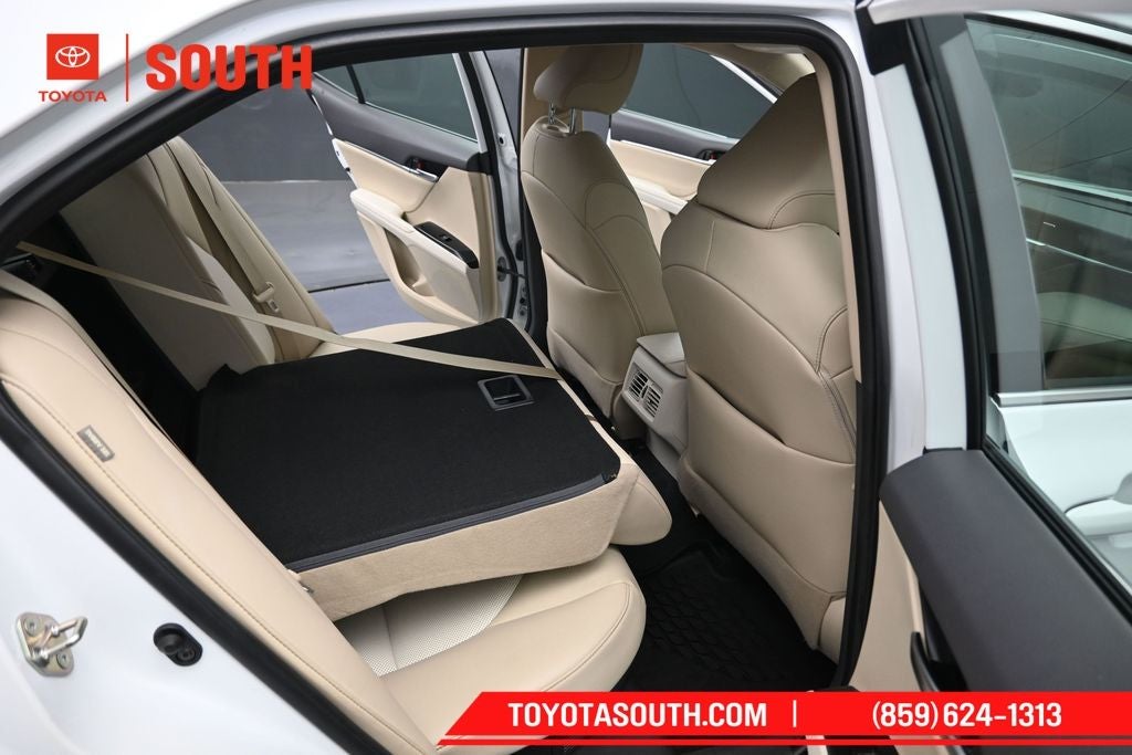 2020 Toyota Camry Hybrid XLE