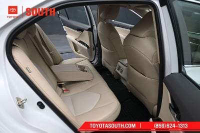 2020 Toyota Camry Hybrid XLE