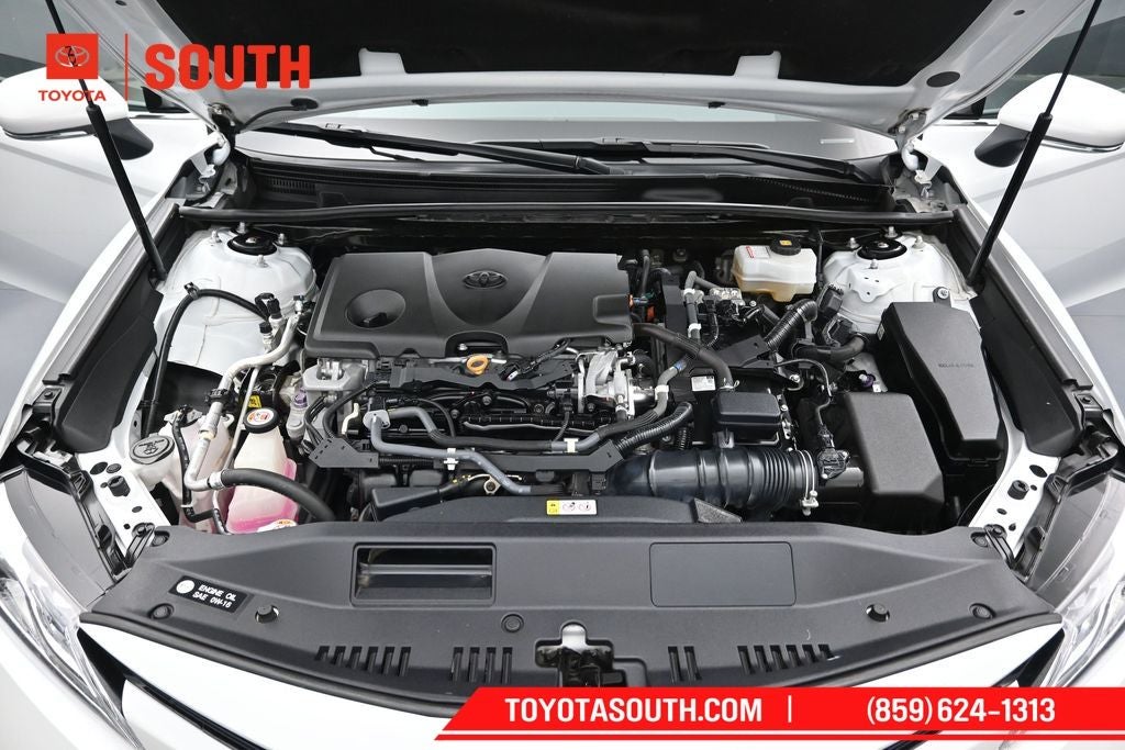 2020 Toyota Camry Hybrid XLE