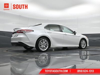 2020 Toyota Camry Hybrid XLE