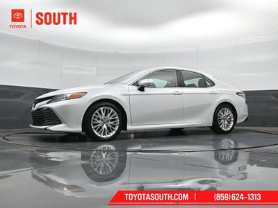 2020 Toyota Camry Hybrid XLE