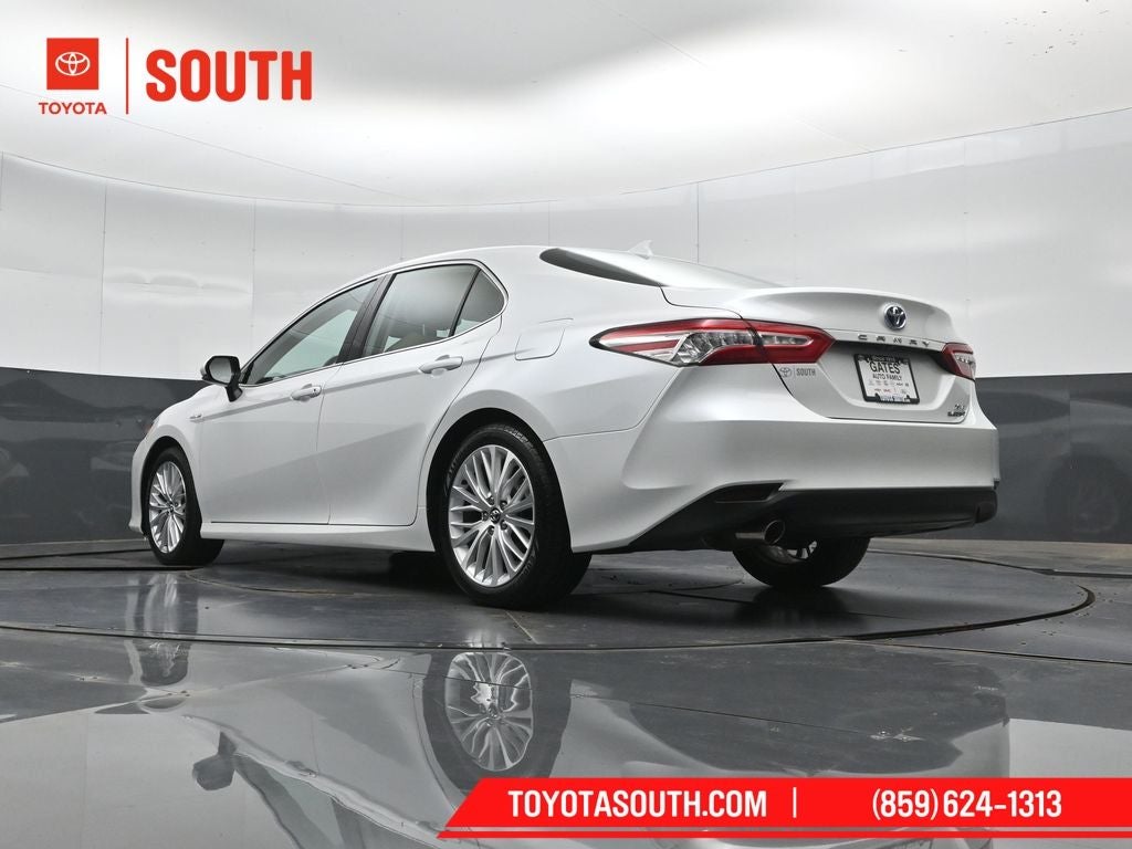2020 Toyota Camry Hybrid XLE