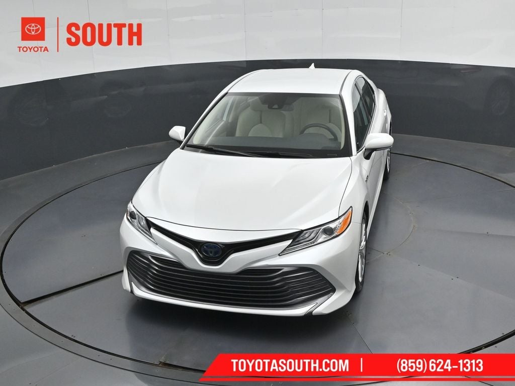2020 Toyota Camry Hybrid XLE