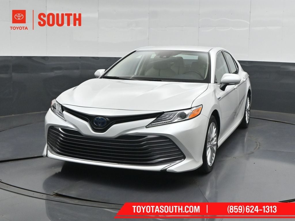 2020 Toyota Camry Hybrid XLE