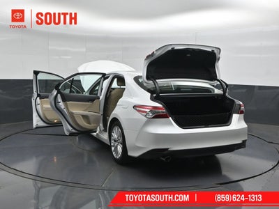 2020 Toyota Camry Hybrid XLE