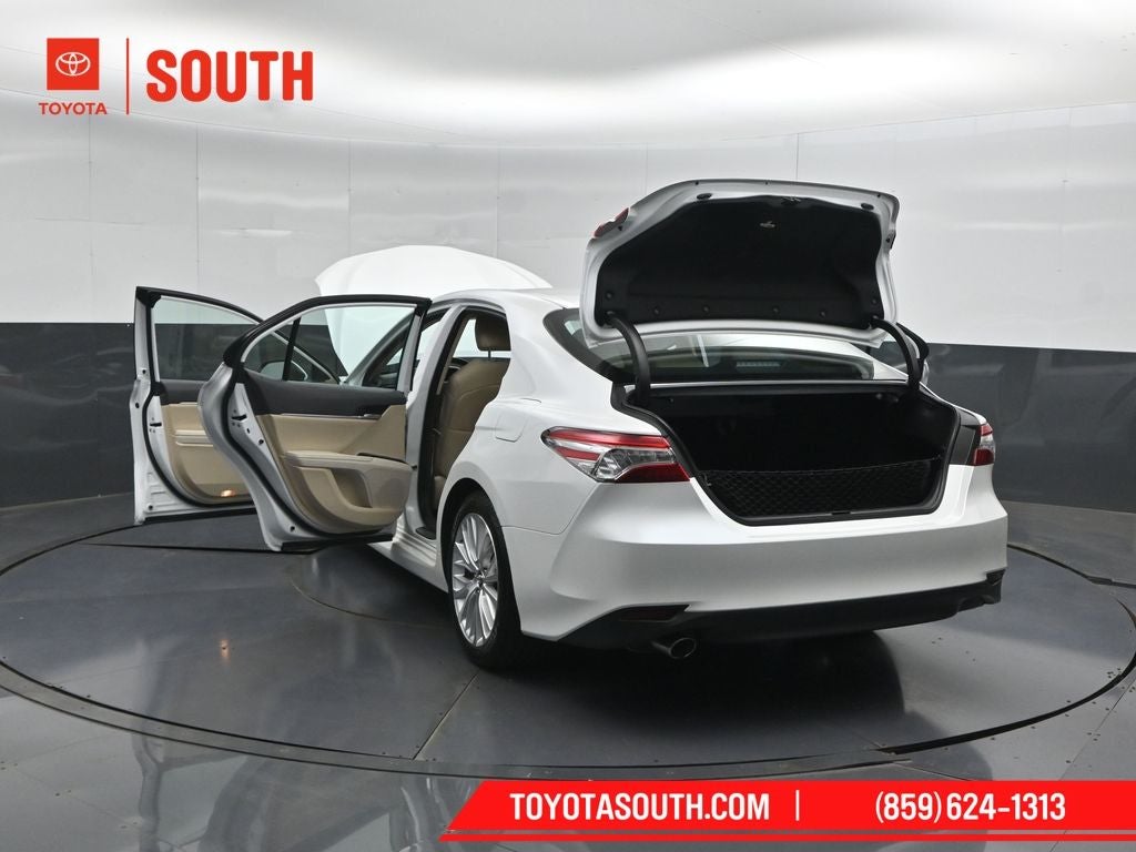 2020 Toyota Camry Hybrid XLE