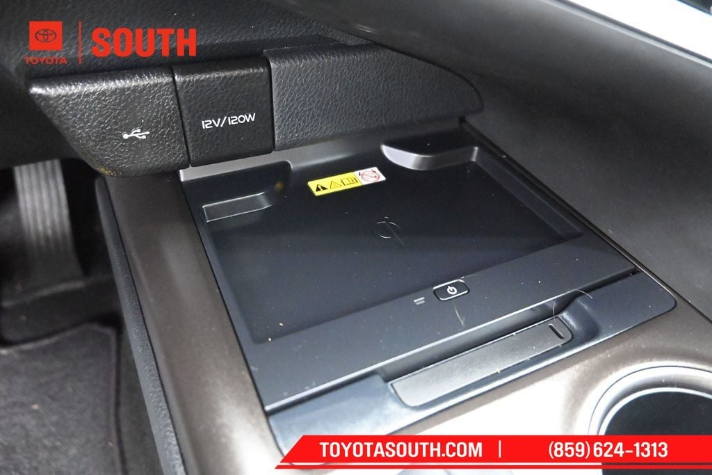 2023 Toyota Camry Hybrid SE