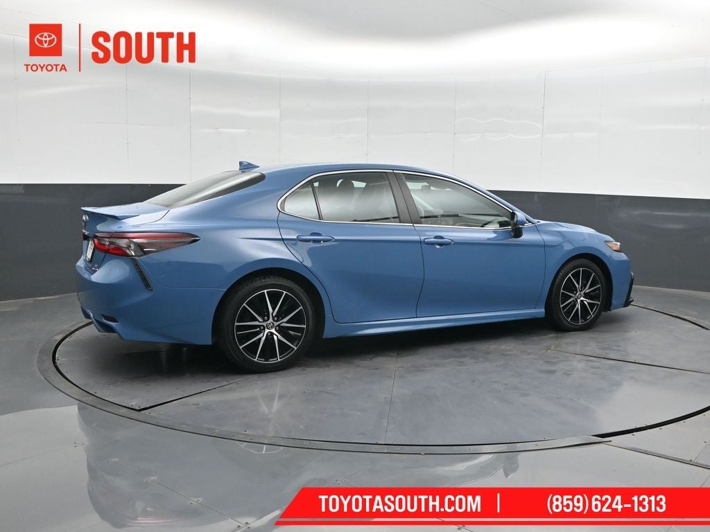 2023 Toyota Camry Hybrid SE