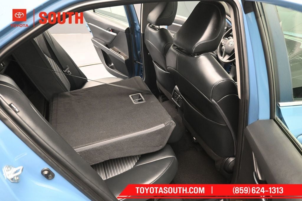 2023 Toyota Camry Hybrid SE