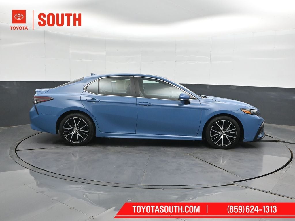 2023 Toyota Camry Hybrid SE