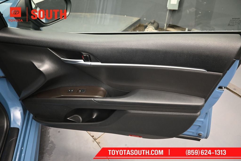 2023 Toyota Camry Hybrid SE