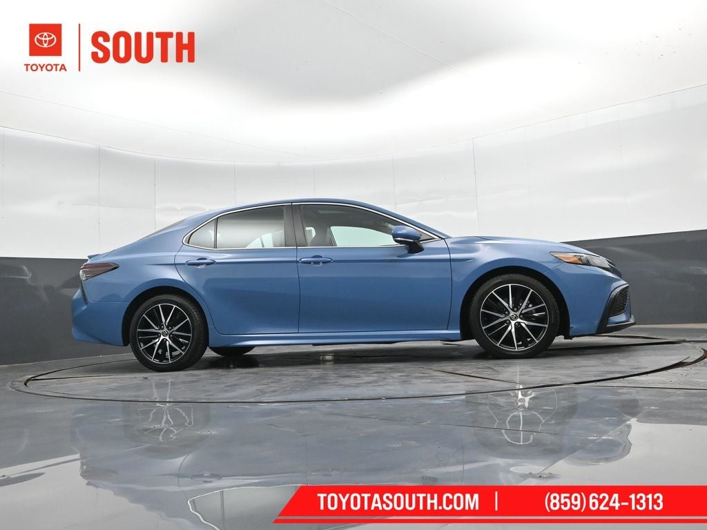 2023 Toyota Camry Hybrid SE