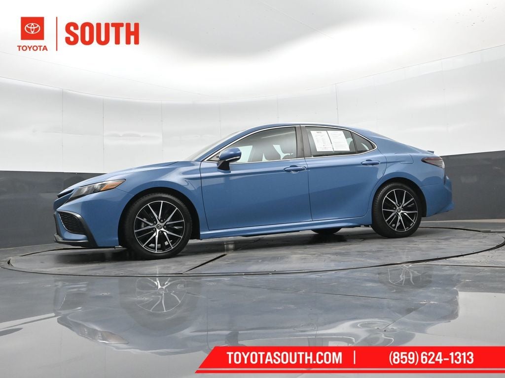2023 Toyota Camry Hybrid SE