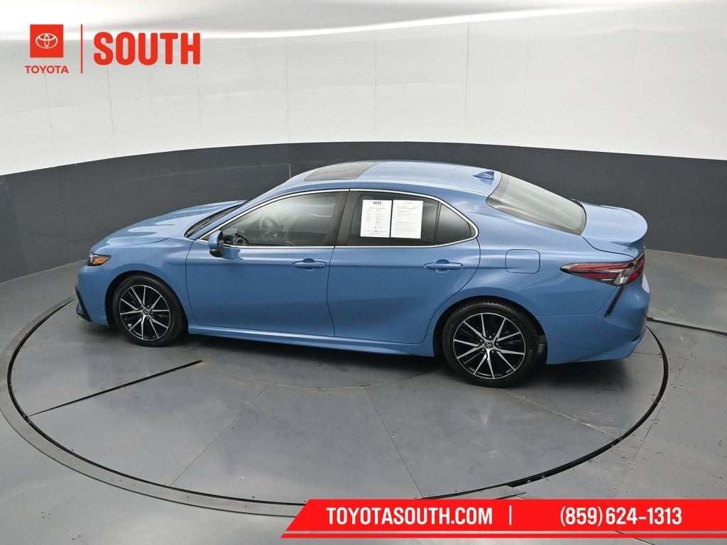 2023 Toyota Camry Hybrid SE