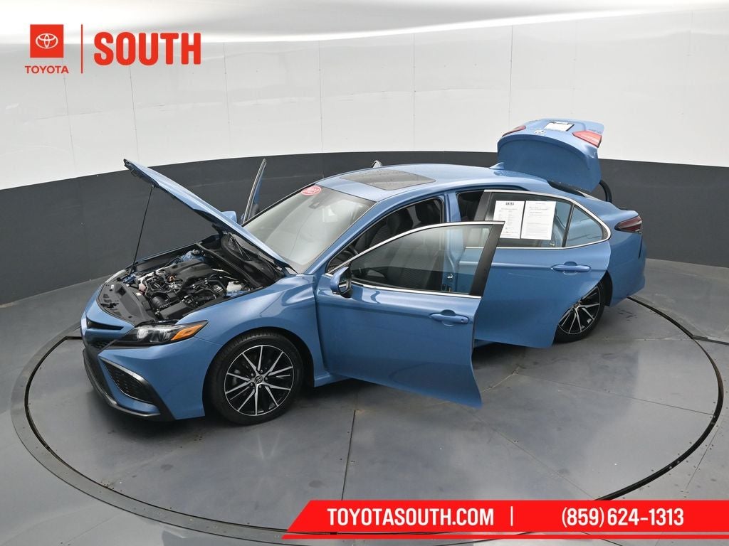 2023 Toyota Camry Hybrid SE