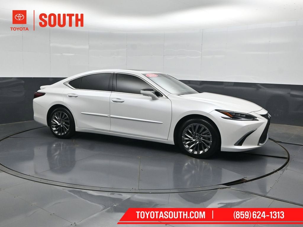 2025 Lexus ES 300h Ultra Luxury