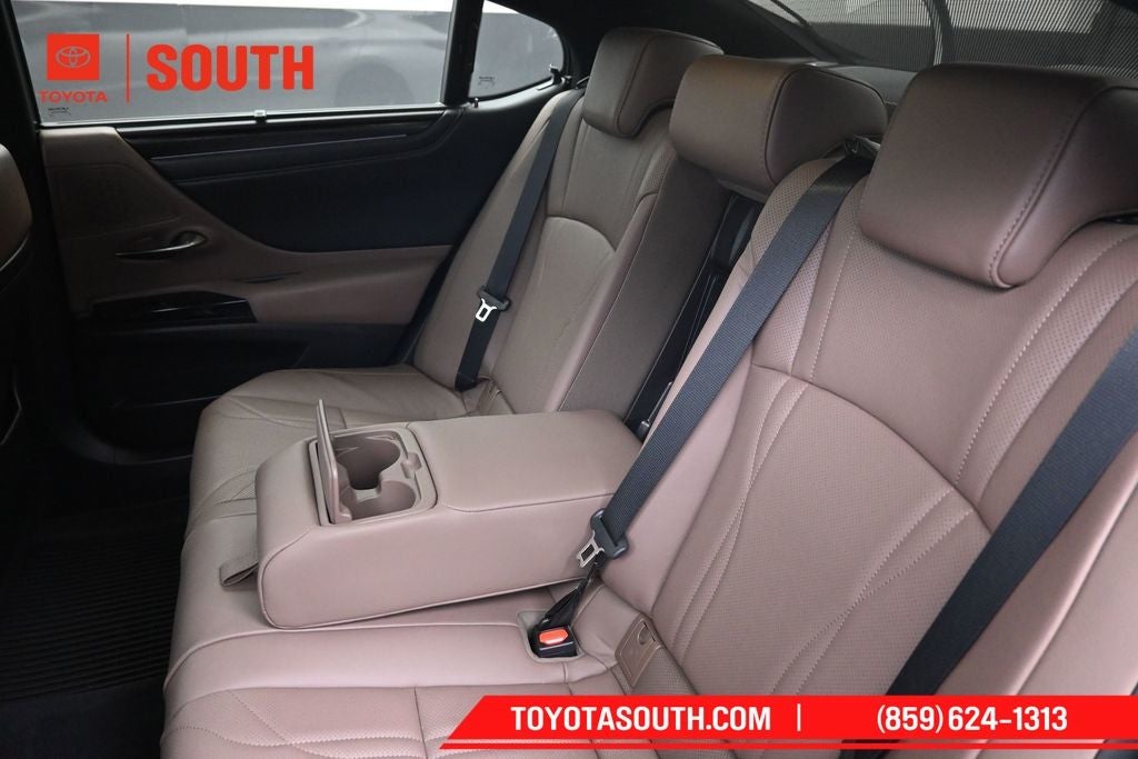 2025 Lexus ES 300h Ultra Luxury