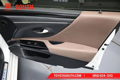 2025 Lexus ES 300h Ultra Luxury