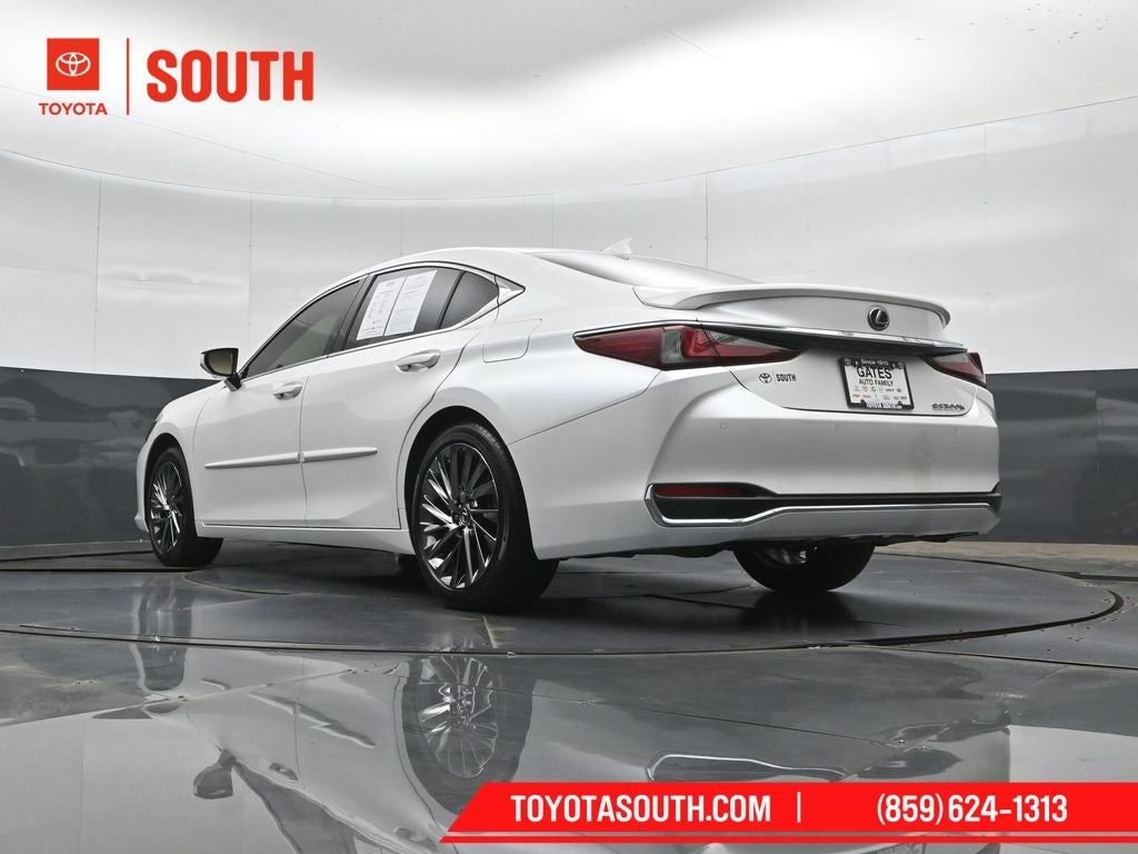 2025 Lexus ES 300h Ultra Luxury