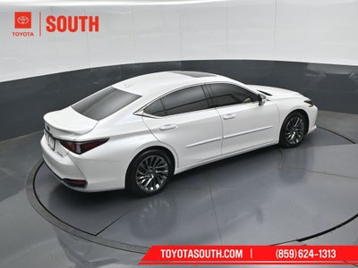 2025 Lexus ES 300h Ultra Luxury