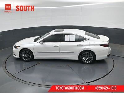 2025 Lexus ES 300h Ultra Luxury