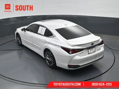 2025 Lexus ES 300h Ultra Luxury